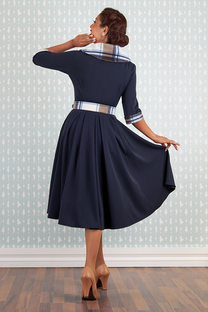 Griselda-Lee Dress in navy-cream tartan