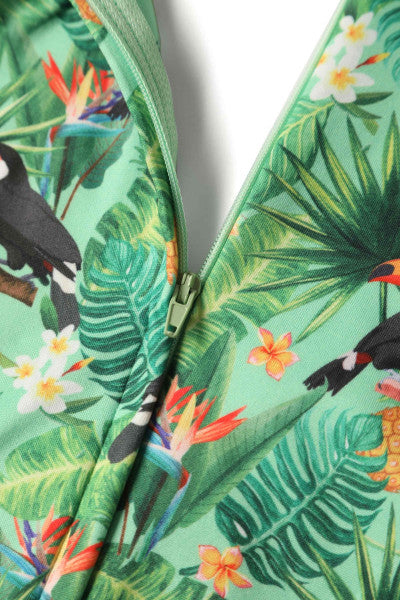 Dolly & Dotty - Robe Flared à Encolure Croisée Donna en Imprimé Toucan Vert Tropical