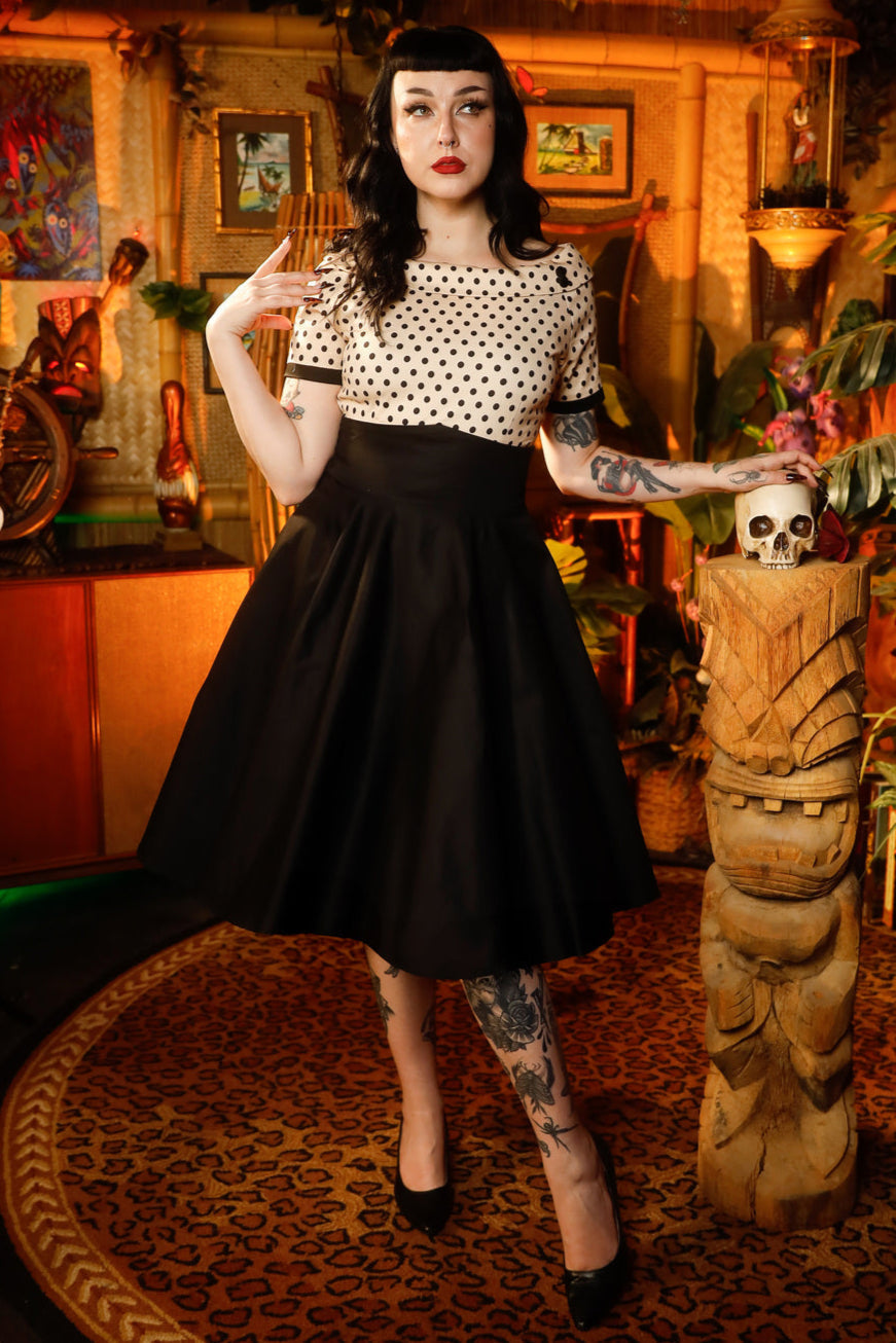 Dolly & Dotty -  Darlene Retro Swing Dress in sand / schwarz Polka